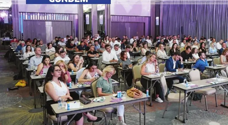 Yarıyıl satış toplantısında salonu dolduran Evyap satış ekipleri