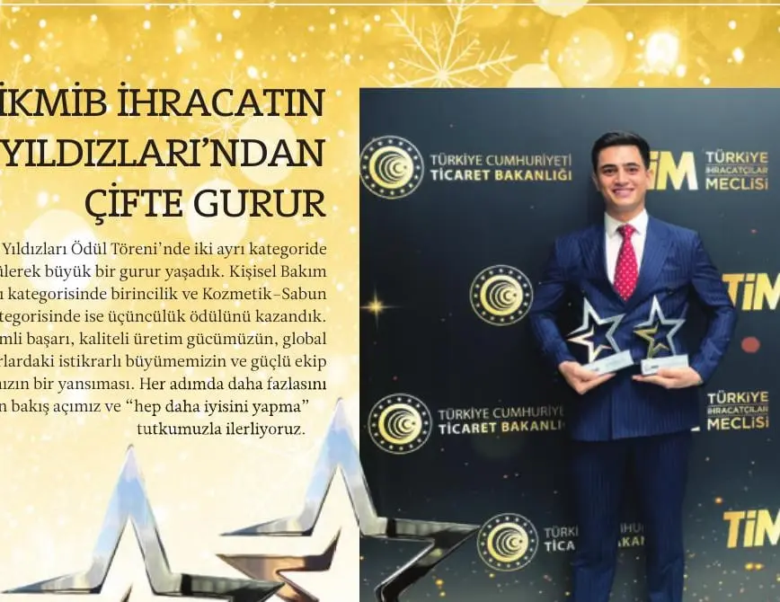 İKMİB İhracatın Yıldızları Ödül Töreni'nde ödüllerini tutan Evyap temsilcisi